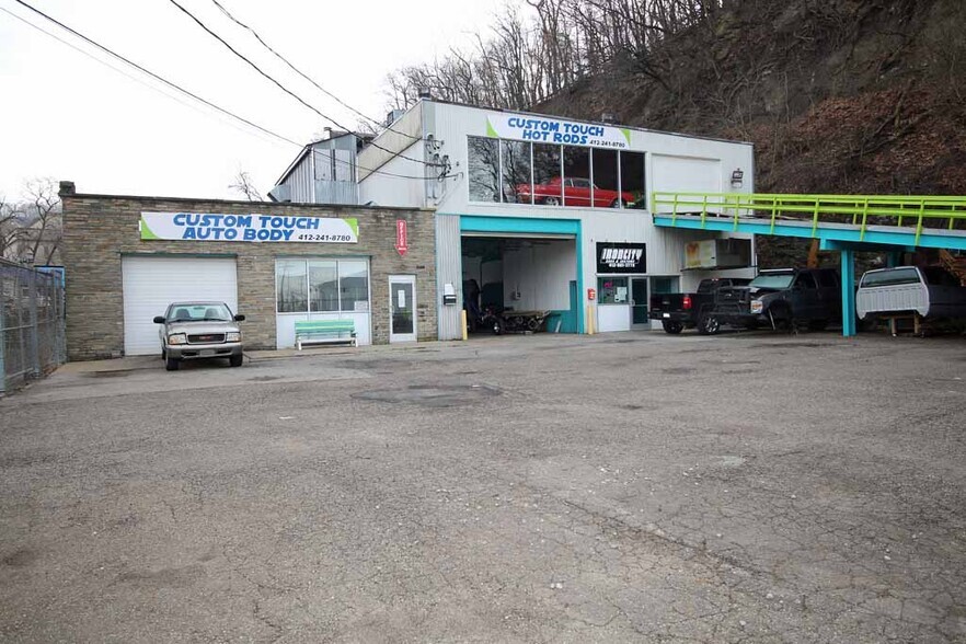 Primary Photo Of 8030 Bennett St, Pittsburgh Self Storage For Sale