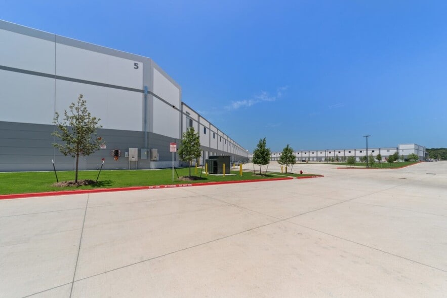 More Photos Of West Avenue and Wurzbach Parkway, San Antonio Unknown For Lease