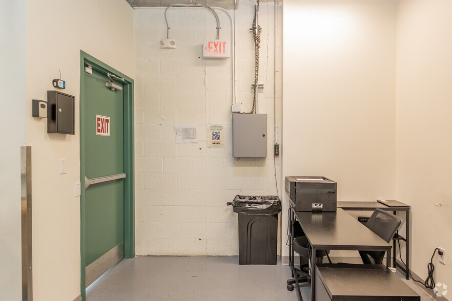 More Photos Of 2005 NW 97th Ave, Miami Freestanding For Lease