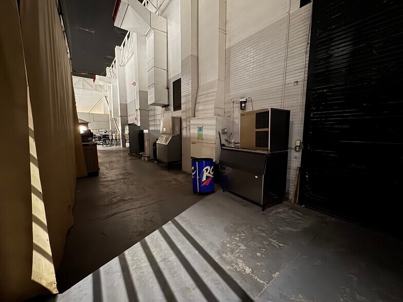 More Photos Of 10408 State Highway 64 E, Tyler Theater Concert Hall For Sale