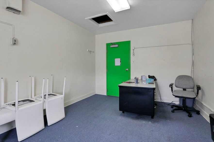 More Photos Of 300 E Auburn Ave, Springfield Office For Sale