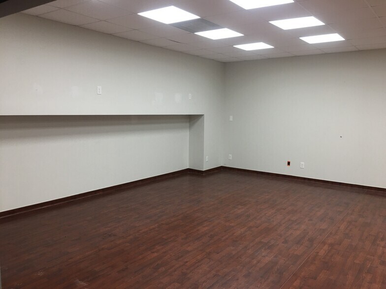 More Photos Of 1208 Calumet St, Houston Manufacturing For Lease