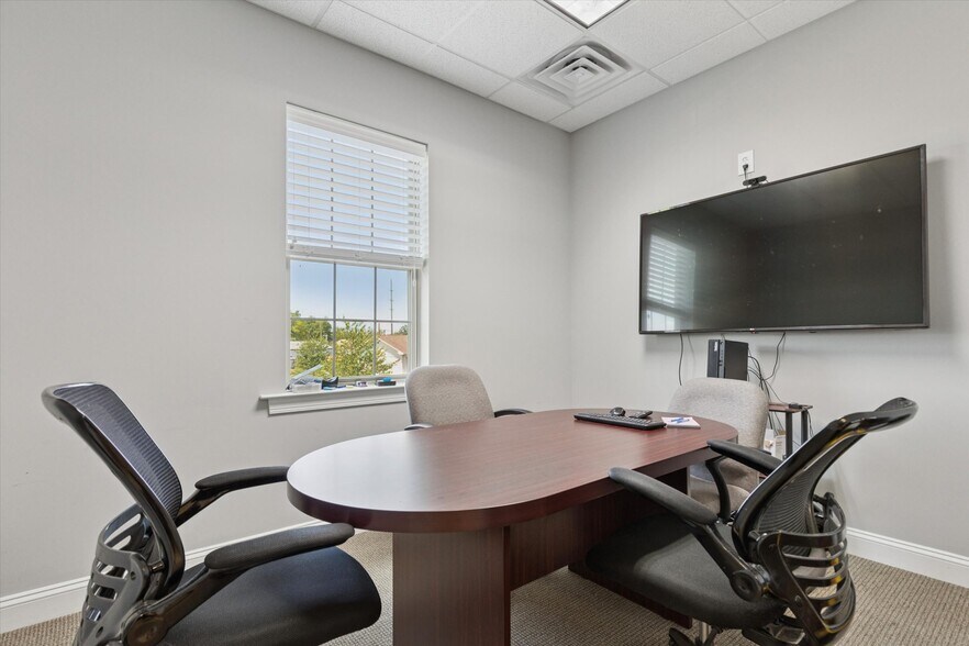 More Photos Of 1105 Bethlehem Pike, Sellersville Medical For Sale