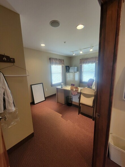 More Photos Of 220 Court St, Machias Medical For Sale