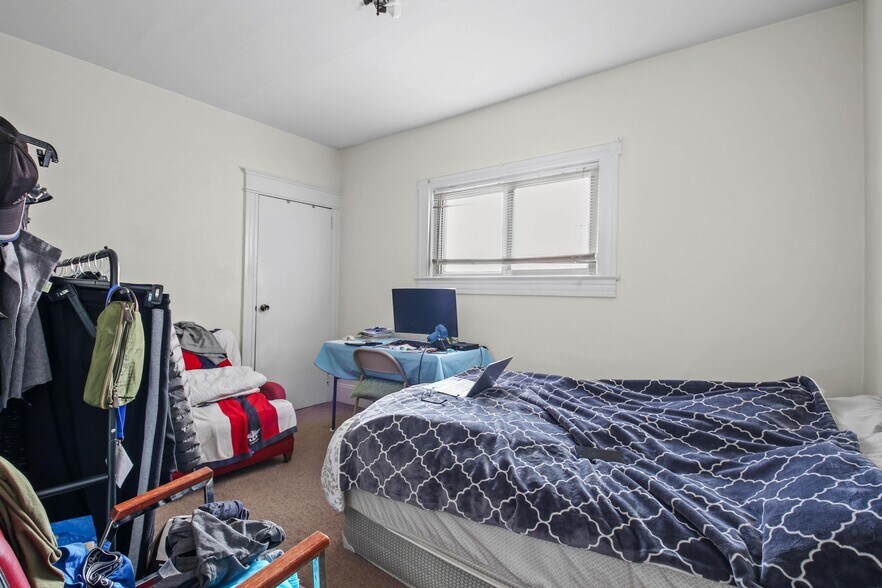 More Photos Of 37 Pierce St, Kingston Multifamily For Sale