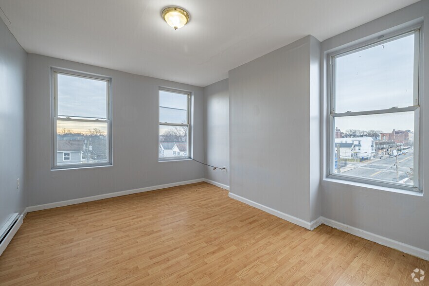 More Photos Of 95 16th Ave, Newark Storefront Retail Residential For Sale