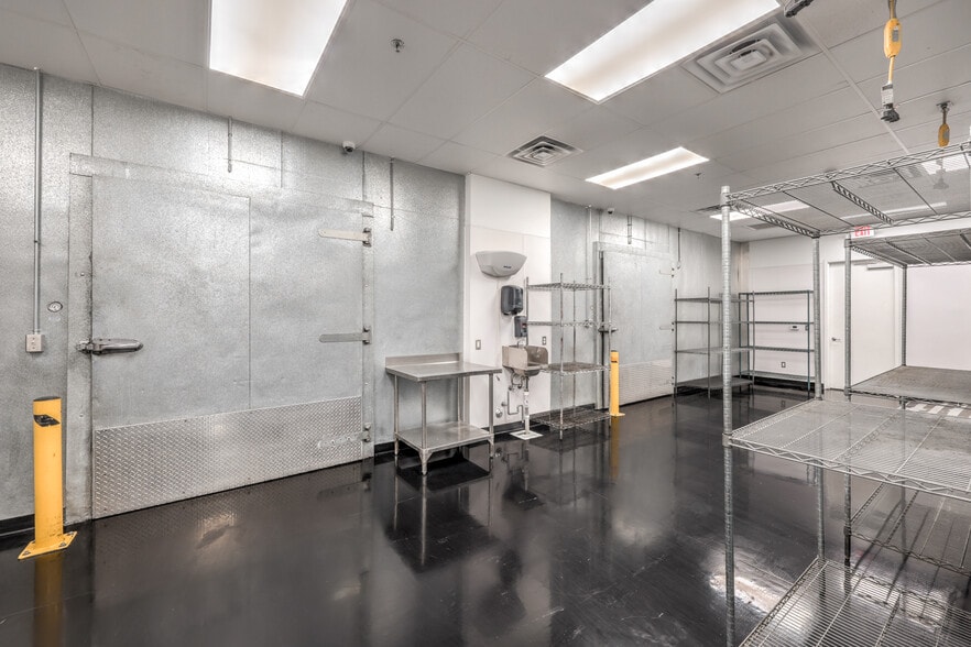 More Photos Of 5321 Cameron St, Las Vegas General Retail For Sale