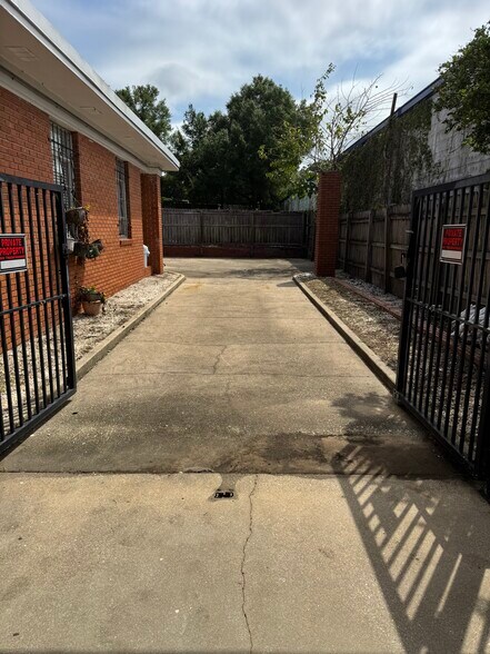 More Photos Of 2220 N Palafox St, Pensacola Medical For Sale