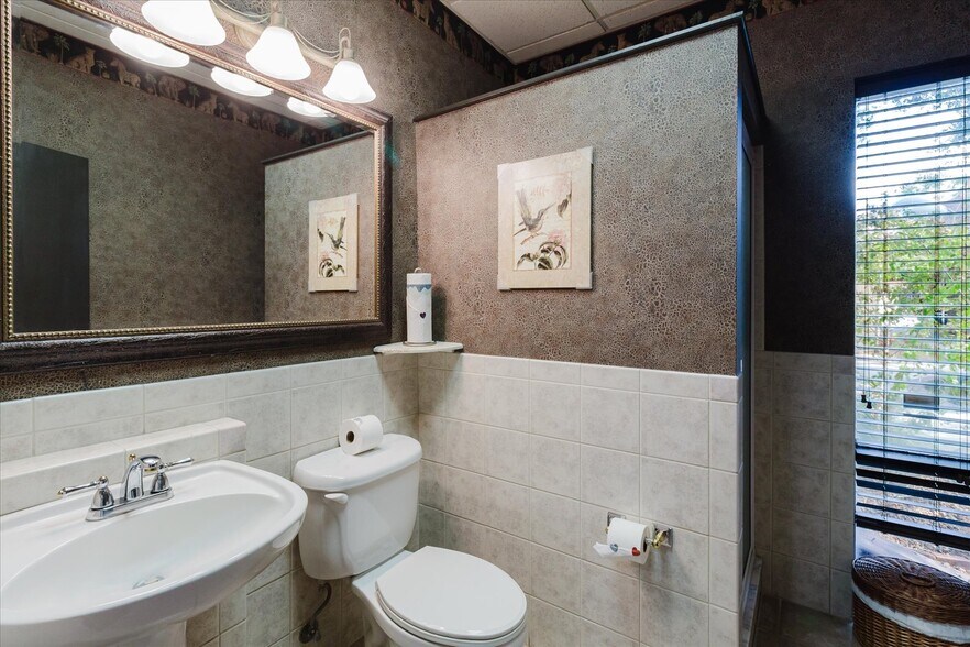 More Photos Of 611 Druid Rd E, Clearwater Office For Sale