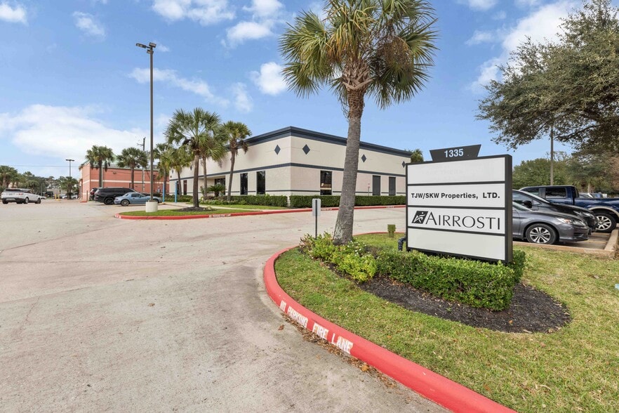 Primary Photo Of 1335 Space Park Dr, Houston Office For Lease