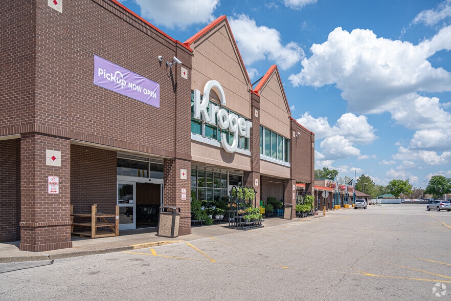 More Photos Of 1205-1405 W Garfield Ave, Bartonville General Retail For Lease