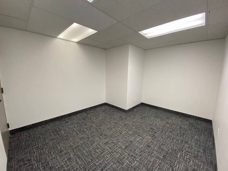 More Photos Of 7420 Unity Ave, Brooklyn Park Office For Sale