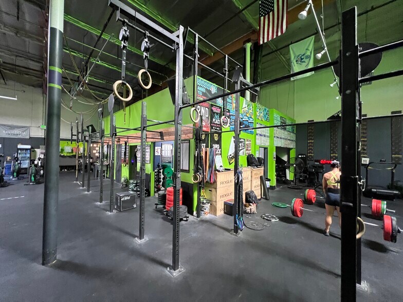 More Photos Of 1525 E Highland Ave, Duarte Warehouse For Lease