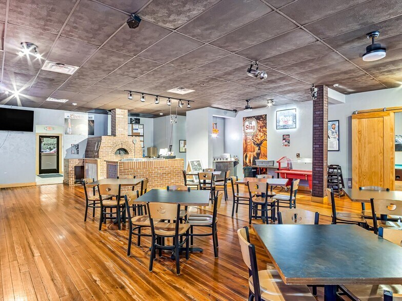 More Photos Of 116 N Main St, Marissa Freestanding For Sale