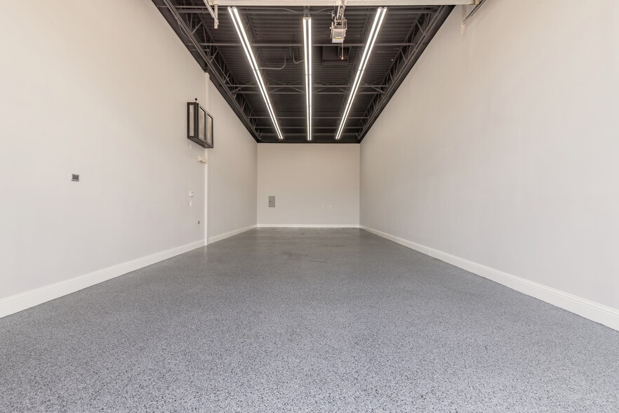 More Photos Of 3088 W International Speedway Blvd, Daytona Beach Self Storage For Sale