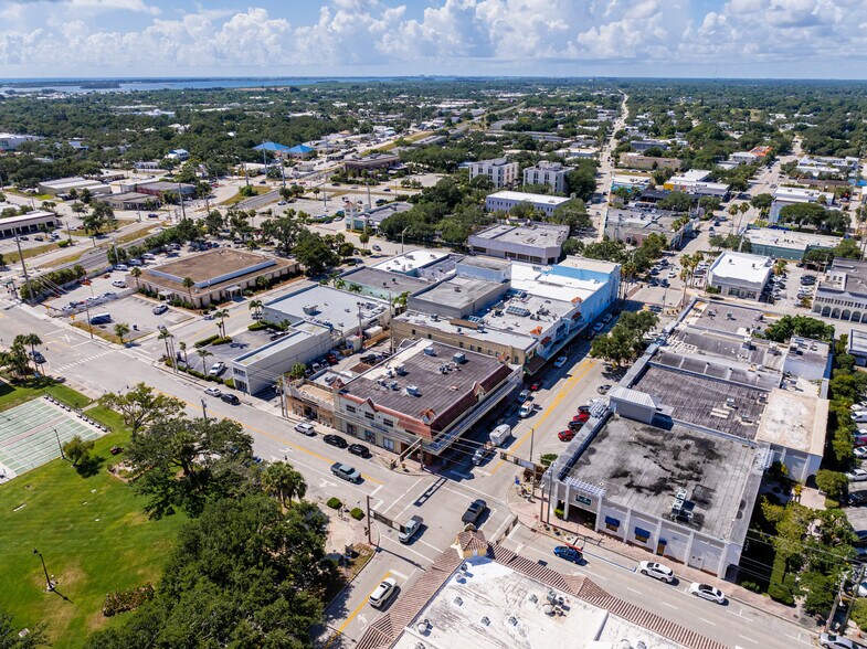 More Photos Of 2058 14th Ave, Vero Beach Office For Lease