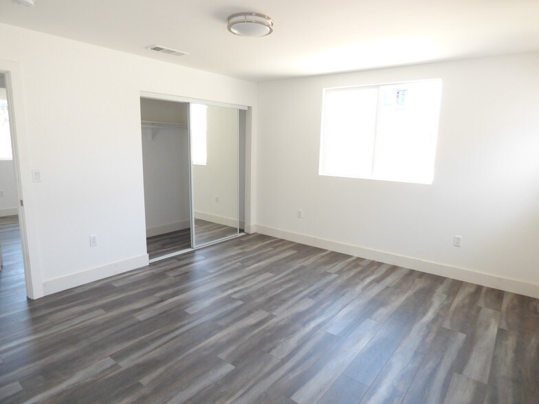 More Photos Of 6732 Irvine Ave, North Hollywood Apartments For Sale