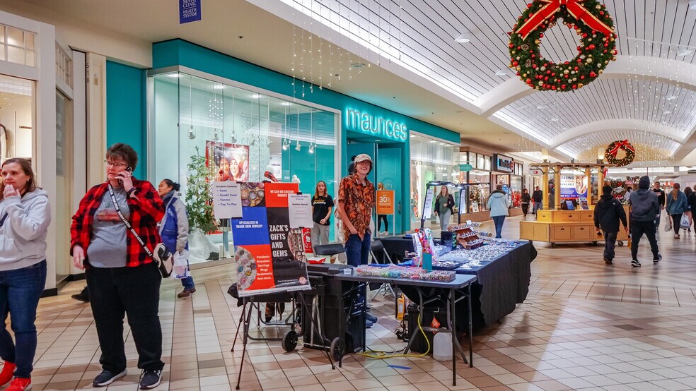 More Photos Of 1850 Adams St, Mankato Freestanding For Lease