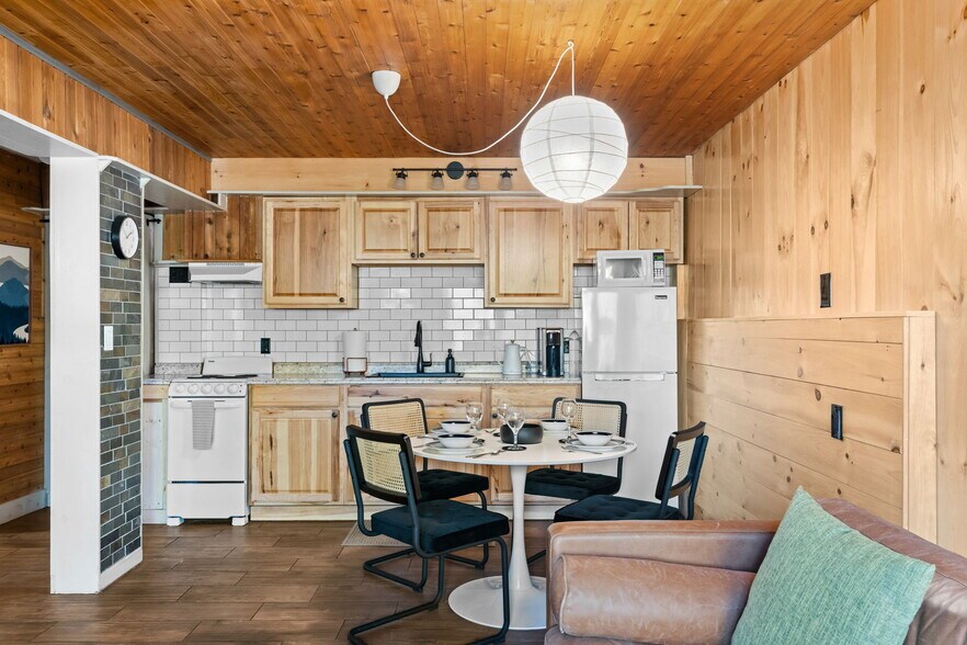 More Photos Of 64 Highlands Drive, Hunter Hospitality For Sale