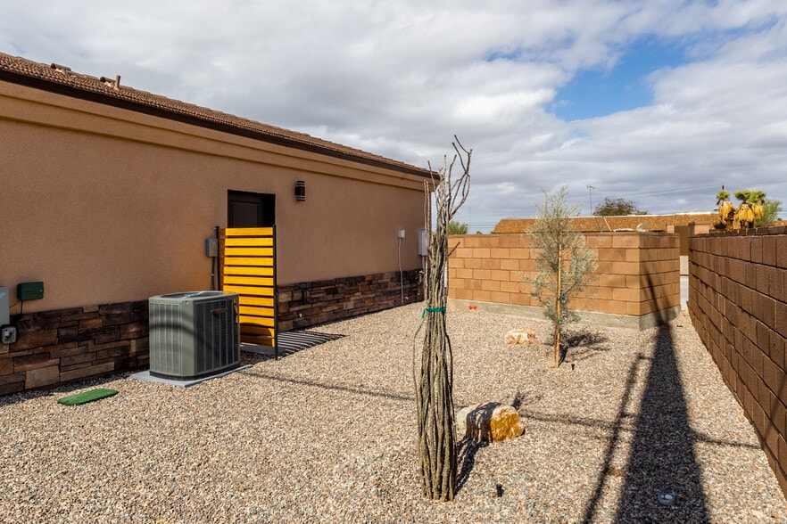 More Photos Of 2786 McCulloch N blvd, Lake Havasu City Multifamily For Sale