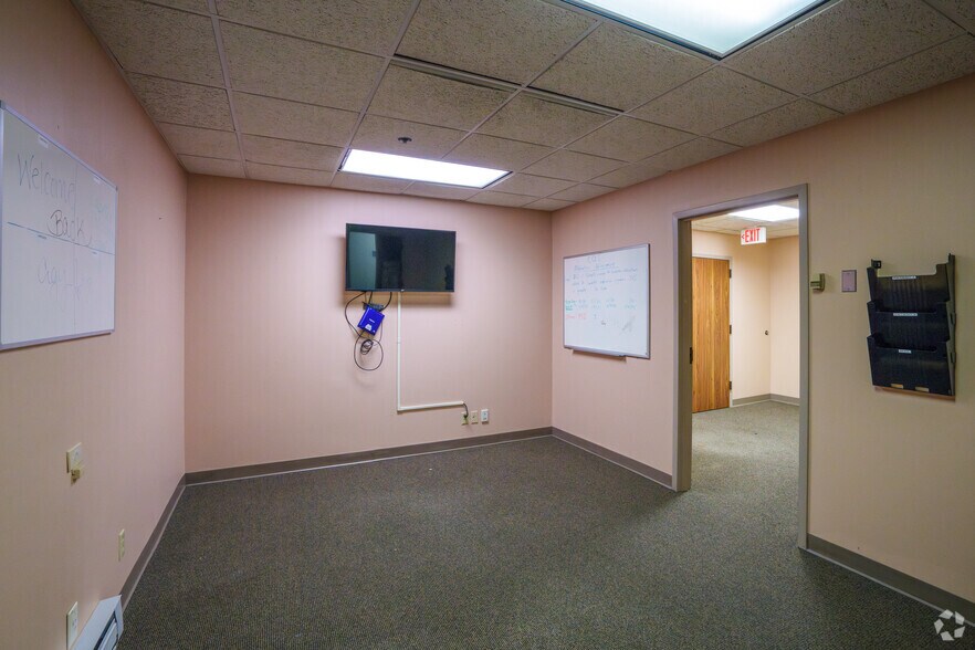 More Photos Of 190 Groton Rd, Ayer Medical For Lease