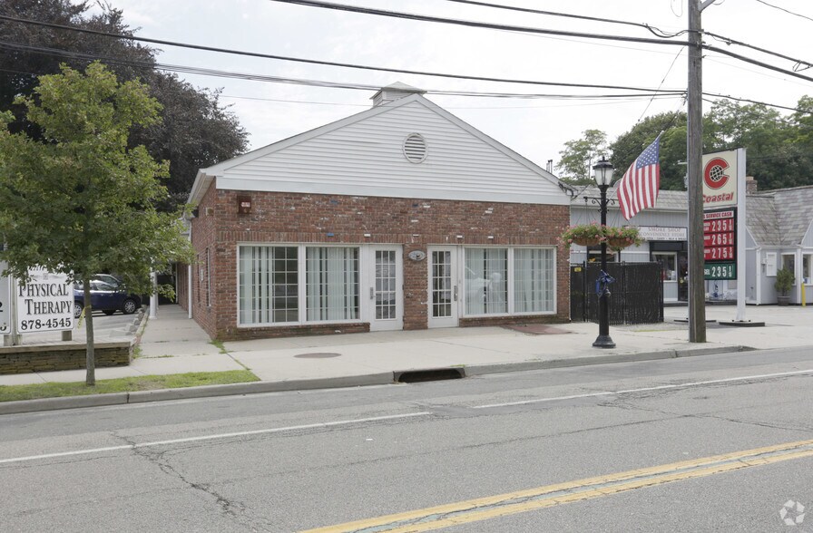 Primary Photo Of 220 Main St, Center Moriches Medical For Lease