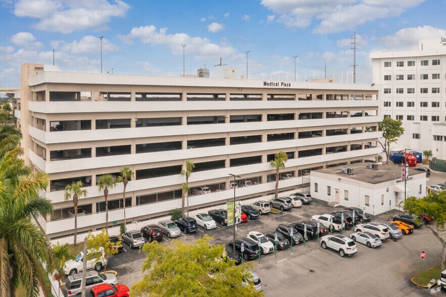 More Photos Of 16800 NW 2nd Ave, Miami Medical For Lease