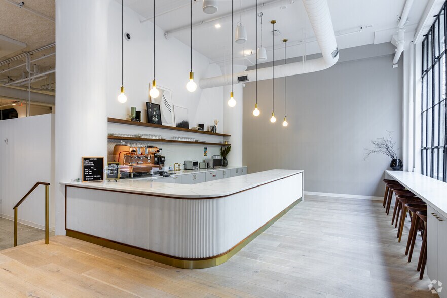 More Photos Of 630 NW 14th Ave, Portland Office For Sale