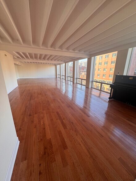 More Photos Of 13332 41st Rd, Flushing Medical For Lease