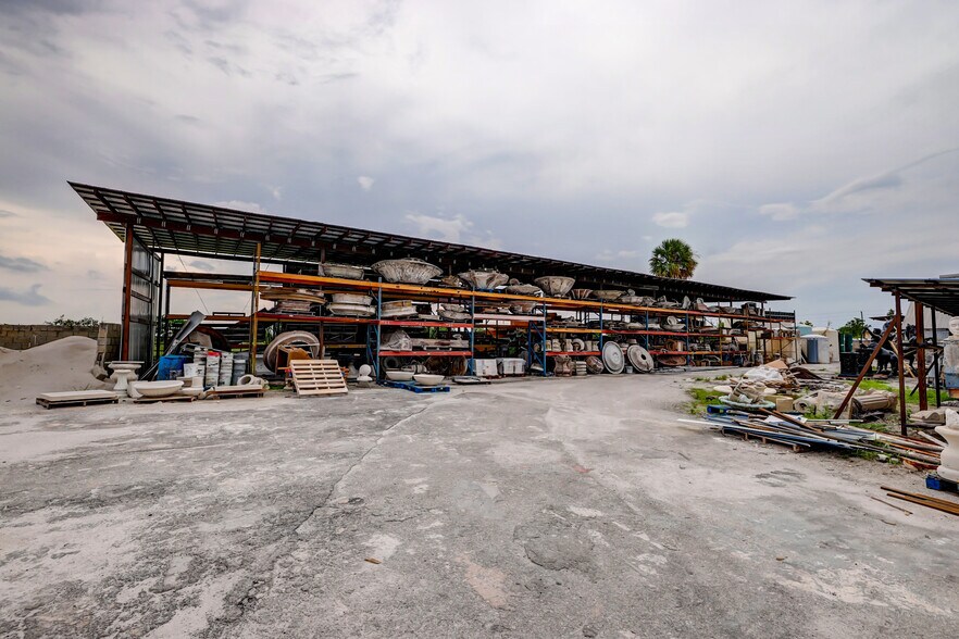 More Photos Of 17250 SW Railroad Ave, Indiantown Manufacturing For Sale