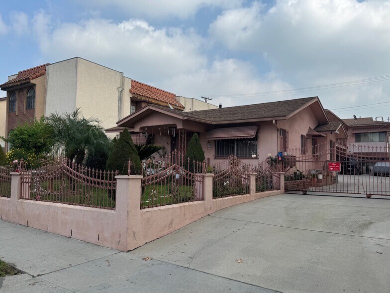 More Photos Of 410 Fischer St, Glendale Apartments For Sale