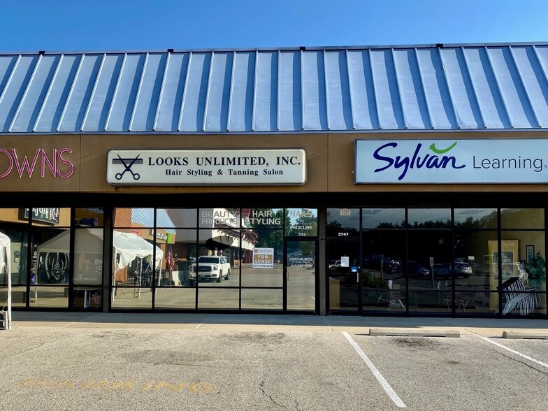 More Photos Of 2719-2777 S 6th St, Springfield General Retail For Sale