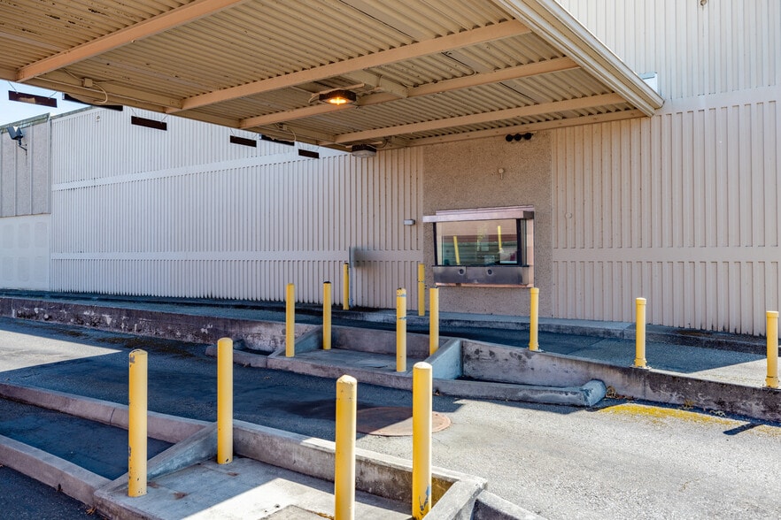 More Photos Of 501 N Olympic Ave, Arlington Bank For Lease