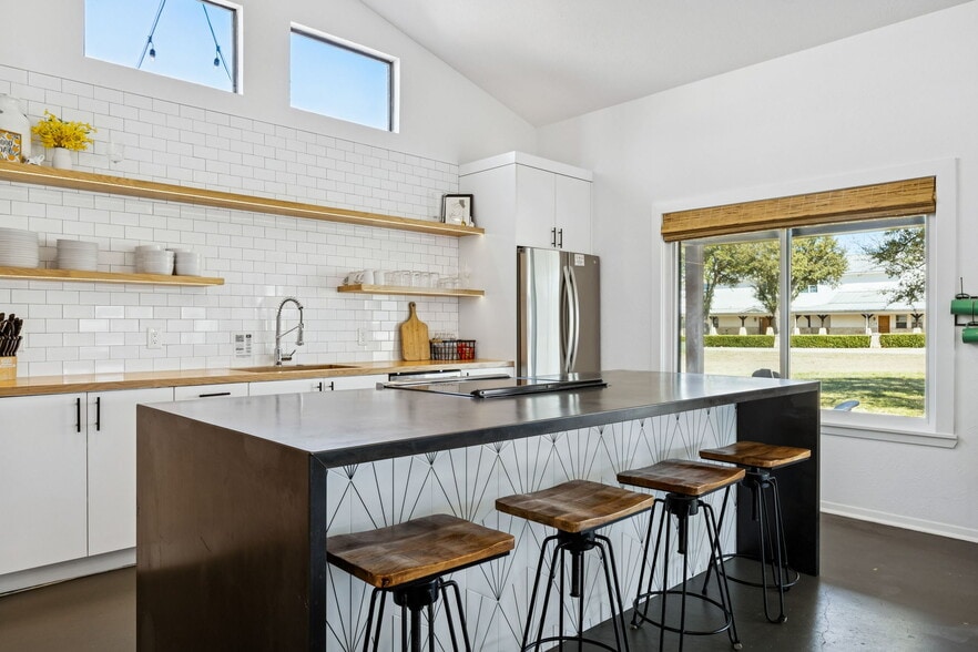 More Photos Of 10130 Billy Mitchell, McKinney Specialty For Sale