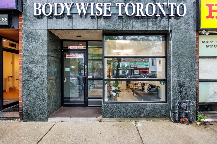 More Photos Of 1611 Bloor St W, Toronto Storefront Retail Office For Sale