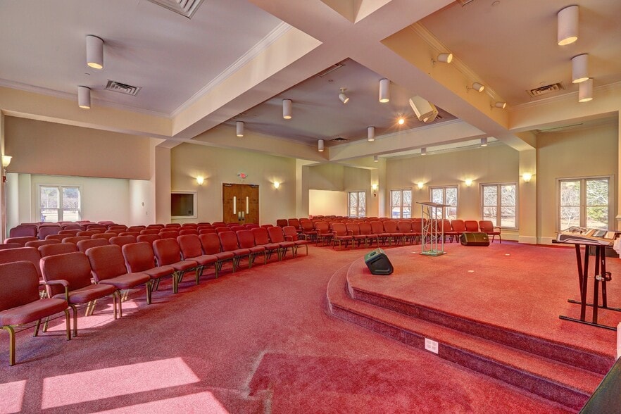 More Photos Of 3800 Lenora Church Rd, Snellville Religious Facility For Sale