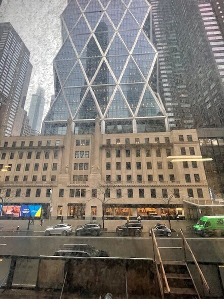 More Photos Of 305-311 W 57th St, New York Apartments For Lease