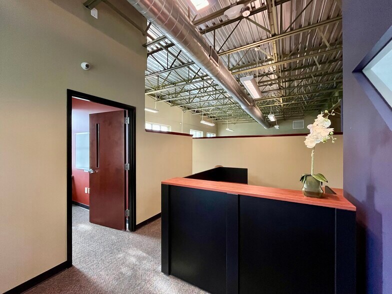 More Photos Of 2320 W Morehead St, Charlotte Loft Creative Space For Lease