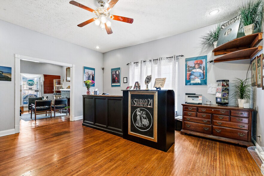 More Photos Of 2048 Winchester Ave, Ashland General Retail For Sale