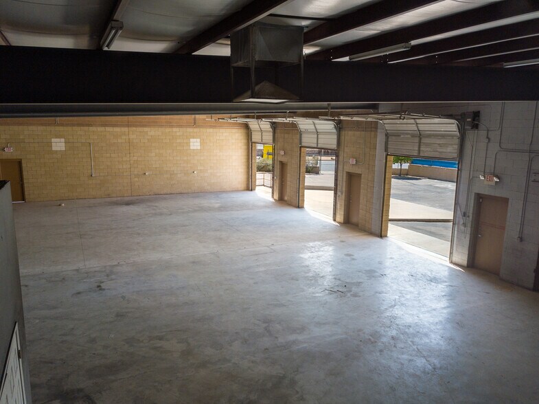 More Photos Of 801 Pendale Rd, El Paso Distribution For Sale