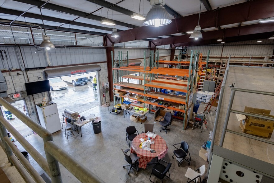 More Photos Of 99-1392 Koaha Pl, Honolulu Warehouse For Sale