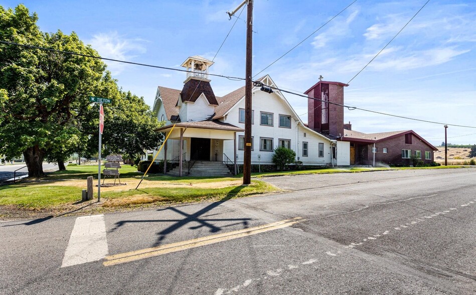 More Photos Of 720 Franklin Rd, Tieton Religious Facility For Sale