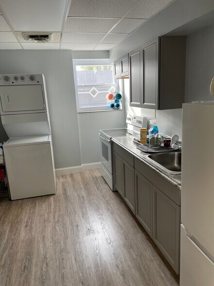 More Photos Of 9712 Belair Rd, Nottingham Medical For Lease