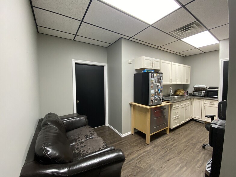 More Photos Of 14 N Main St, Pearl River General Retail For Lease