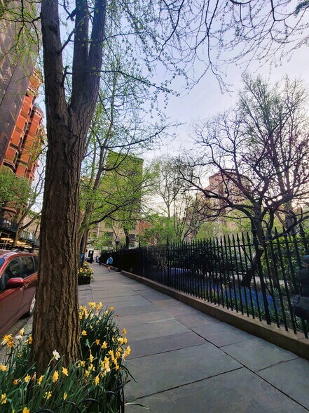 More Photos Of 225 E 21ST St, New York Apartments For Lease