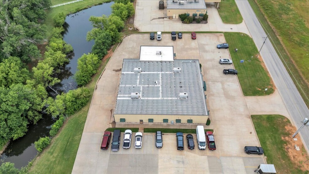 More Photos Of 304 S 29th St, Chickasha Medical For Sale