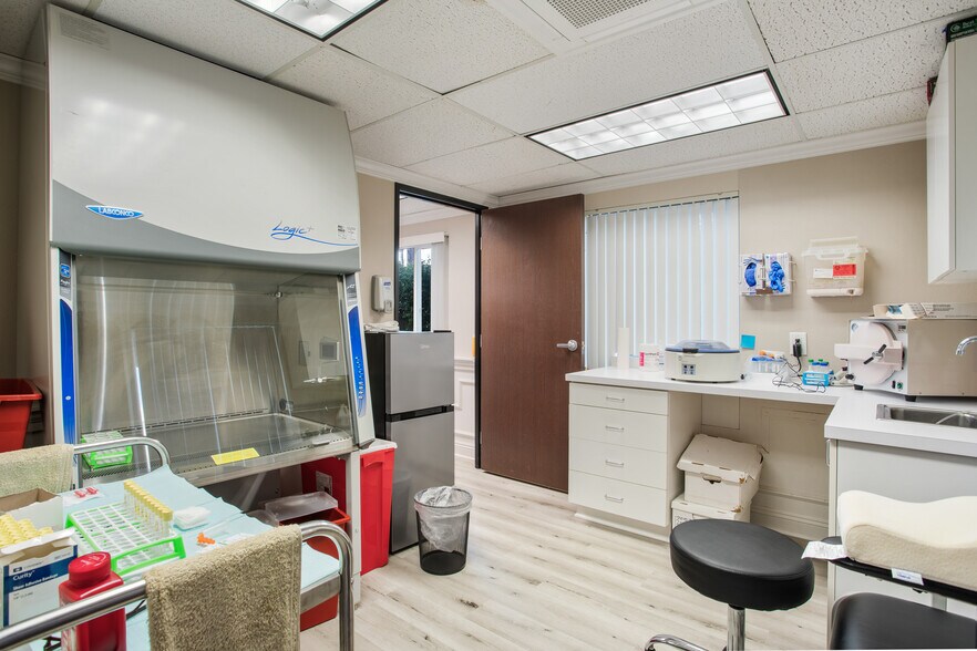 More Photos Of 2170 S El Camino Real, Oceanside Office For Lease