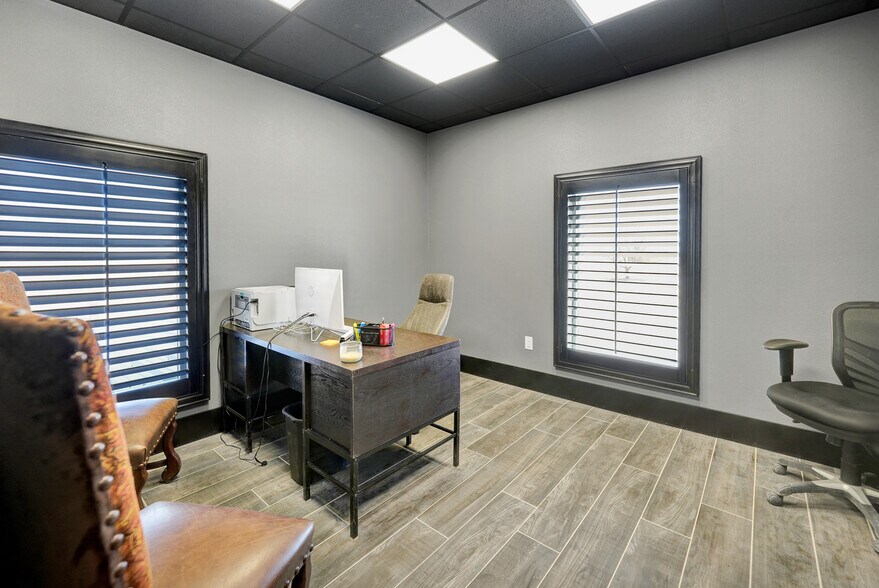 More Photos Of 9013 W County Road 160, Midland Showroom For Sale