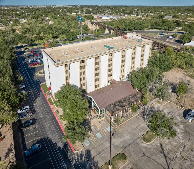 More Photos Of 441 Rio Concho Dr, San Angelo Hotel For Sale