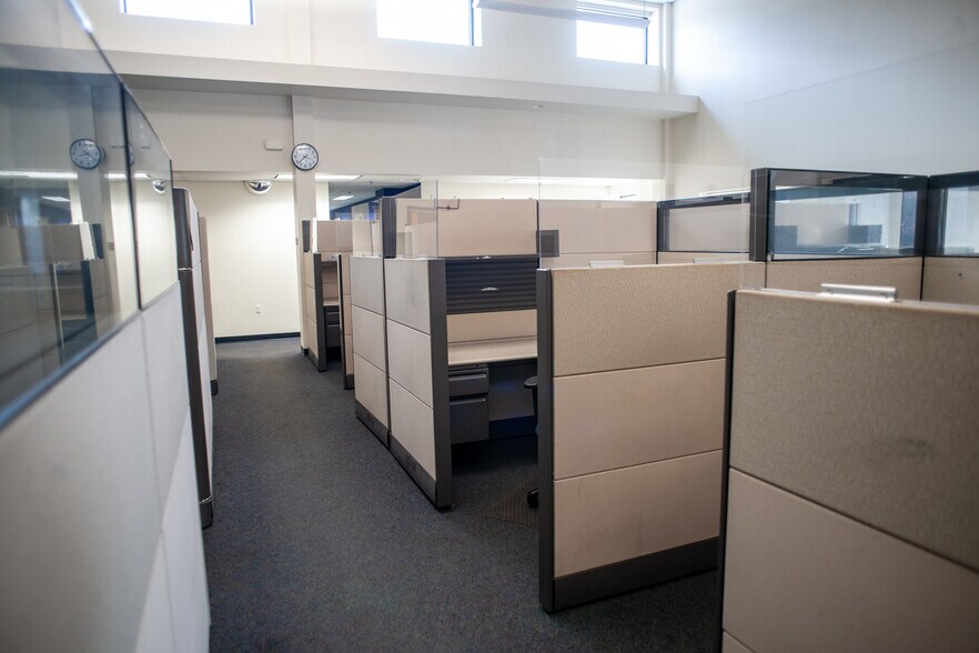 More Photos Of 97 N Hatfield Rd, Hatfield Warehouse For Lease